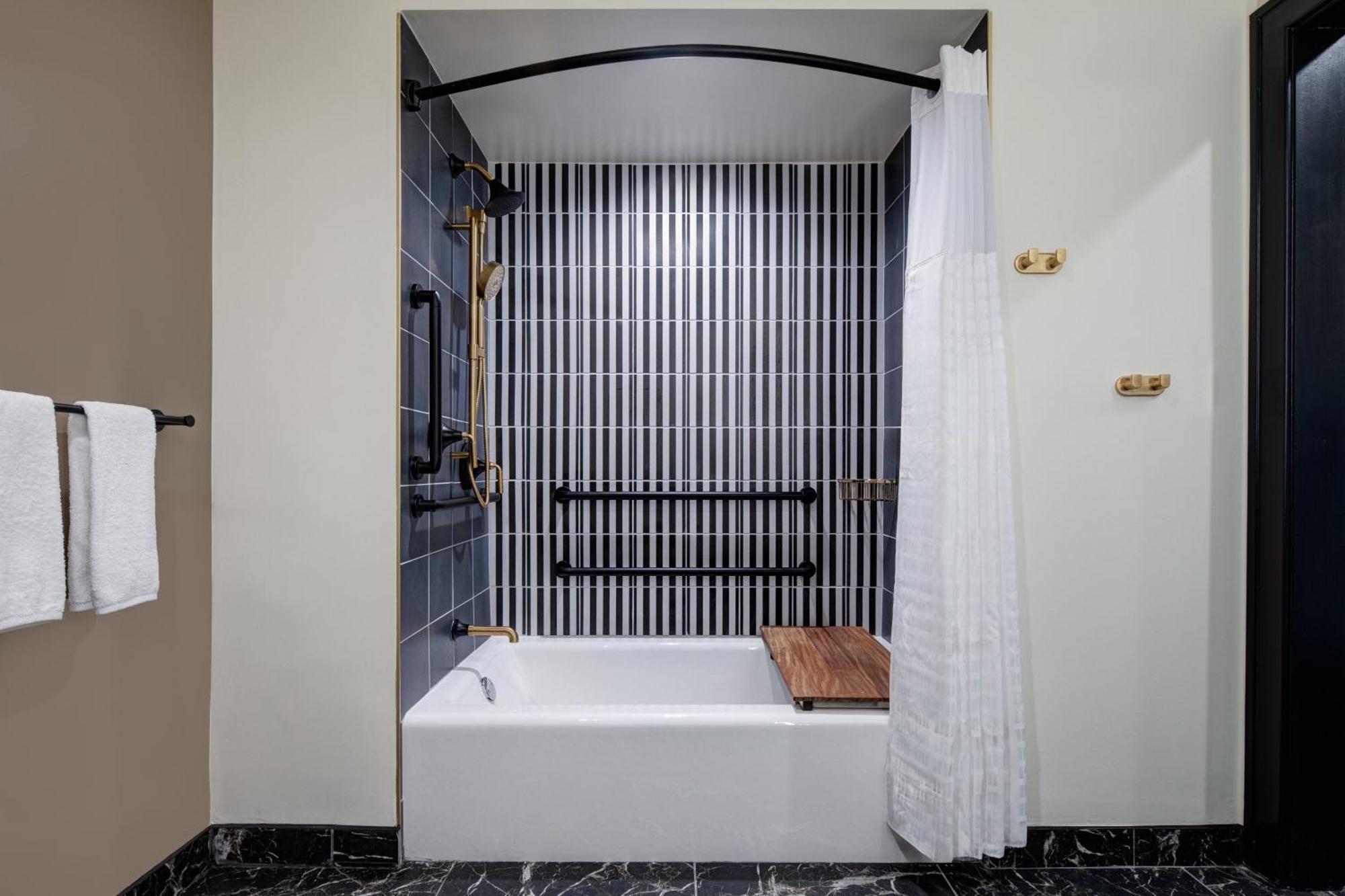 The Lasalle Hotel, Bryan College Station, A Tribute Portfolio Hotel المظهر الخارجي الصورة