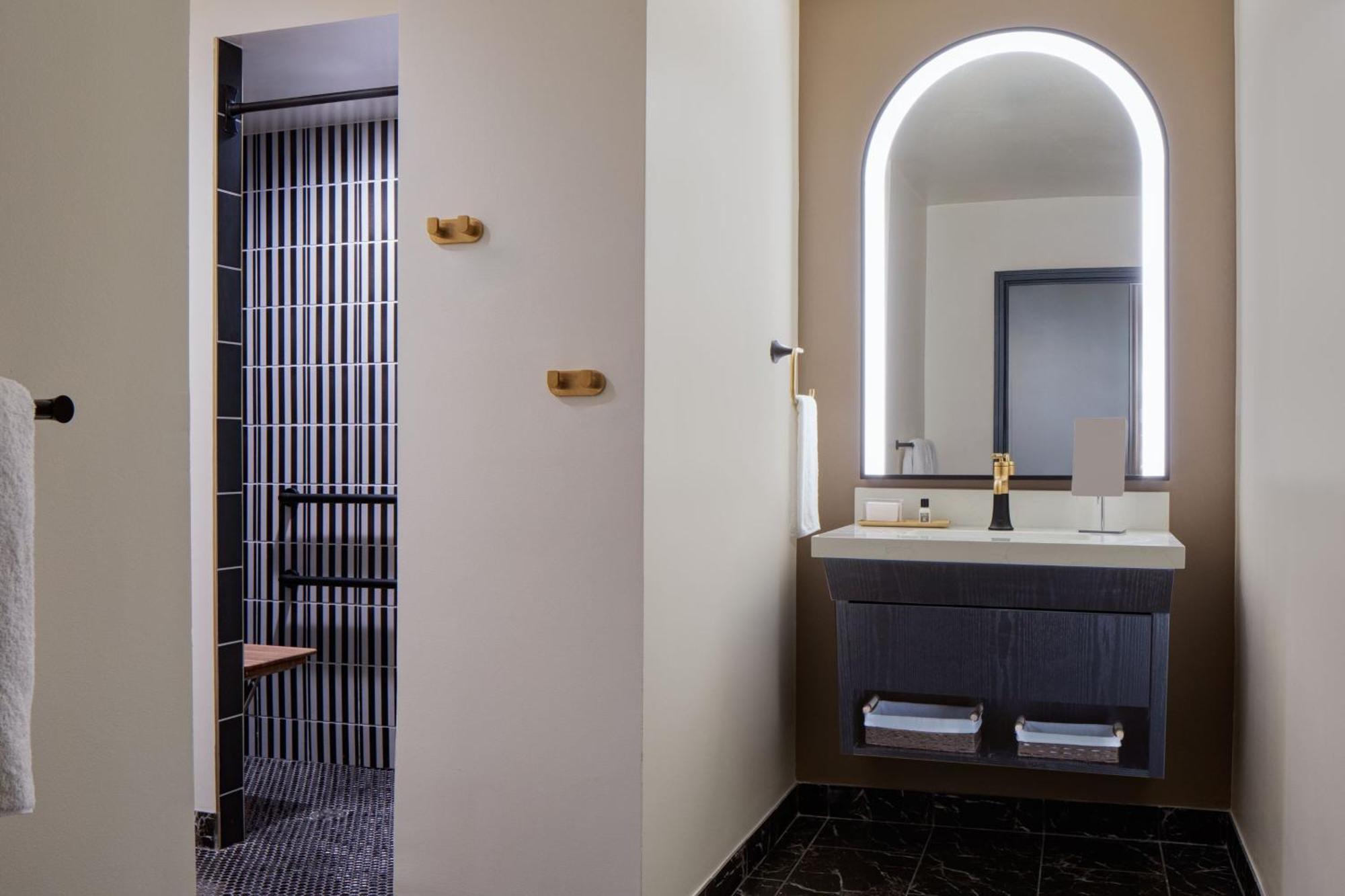 The Lasalle Hotel, Bryan College Station, A Tribute Portfolio Hotel المظهر الخارجي الصورة